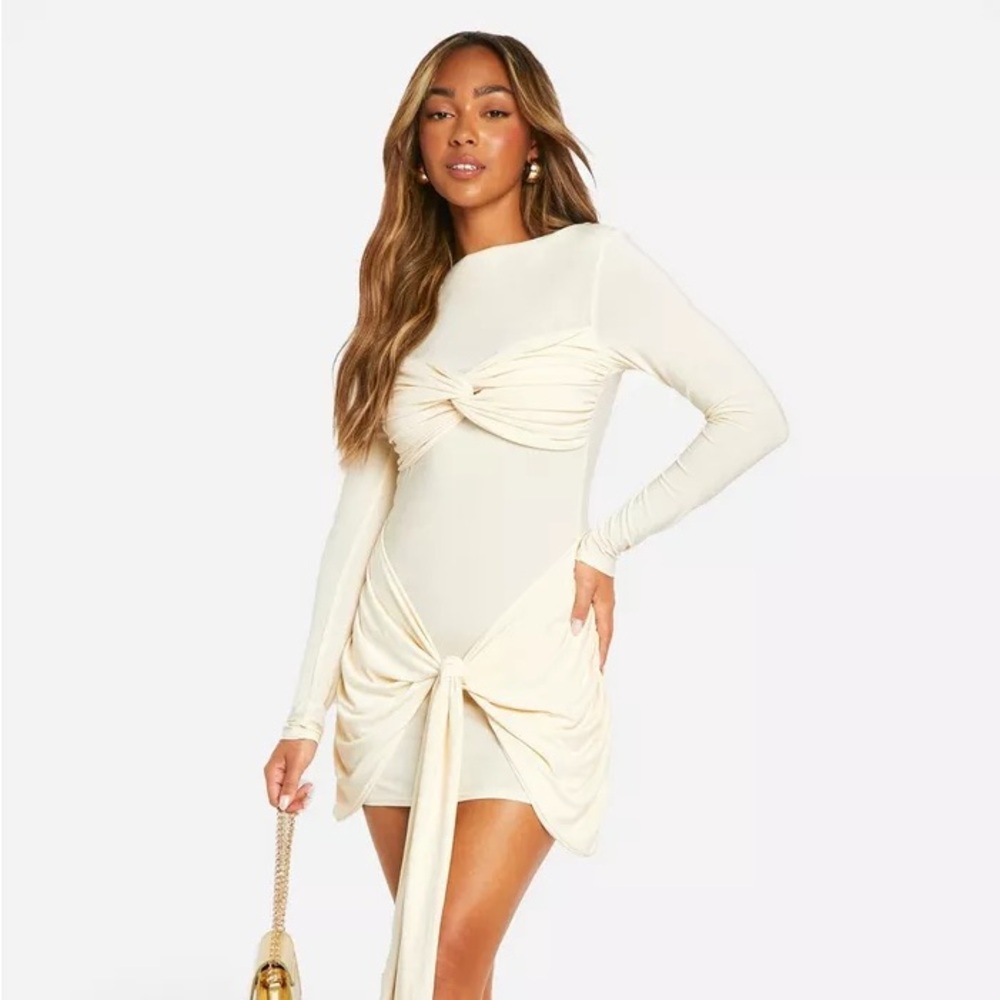 Boohoo NWT RUCHED TWIST DETAIL MINI DRESS